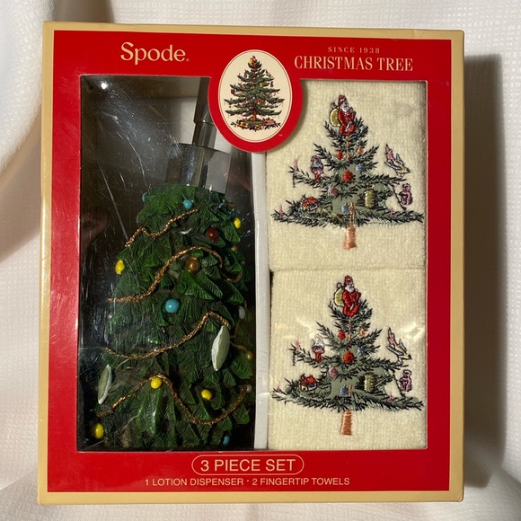Spode Holiday Spode Christmas Tree Set With Lotion Or Soap Dispenser And Two Fingertip